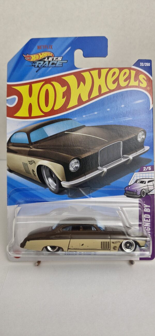Hot Wheels ’57 Chevy Bel Air Lacrado 1:64, da série HW Art Cars 2024. Miniatura Hot Wheels 1:64 na cor Preto, lacrada e perfeita para colecionadores que buscam exclusividade. Ideal para completar sua vitrine ou coleção com estilo.