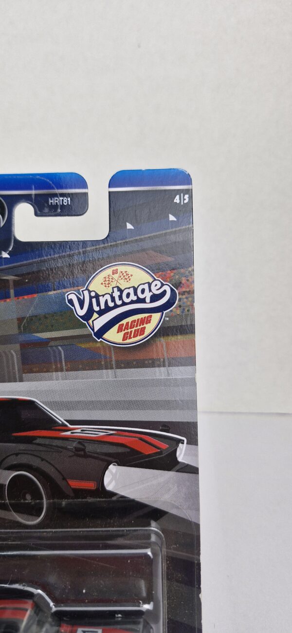 Hot Wheels Custom Ford Maverick Lacrado 1:64, da série Vintage Racing Club 2024. Miniatura Hot Wheels 1:64 na cor Preto, lacrada e perfeita para colecionadores que buscam exclusividade. Ideal para completar sua vitrine ou coleção com estilo.