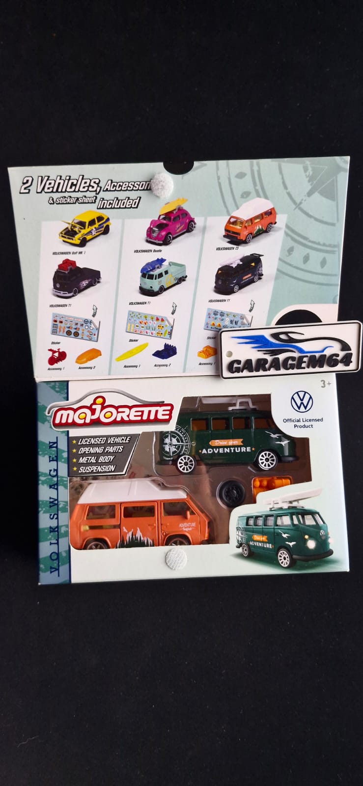Set com 2 miniaturas Majorette Volkswagen The Originals. Produto original, acabamento premium diecast, ideal para colecionadores e fãs da marca VW.